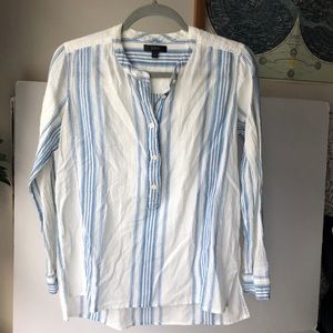 J. Crew Light Spring/Summer Top. Breathable Fabric, size 4.